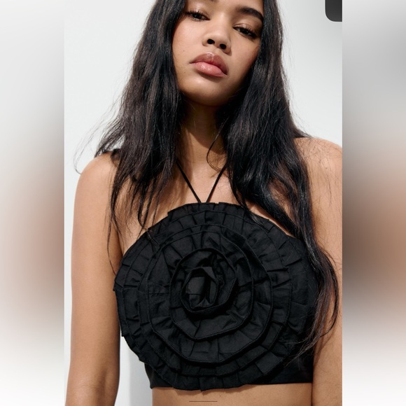 Zara textured flower poplin halter top - Picture 1 of 9